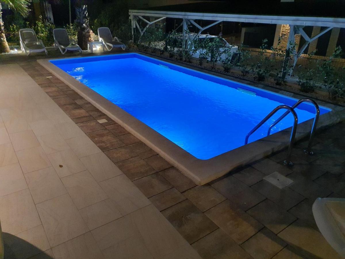 Apartman Darija Sukosan Luaran gambar