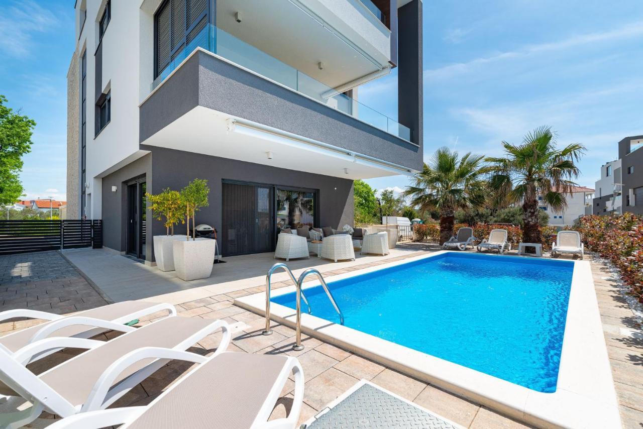 Apartman Darija Sukosan Luaran gambar